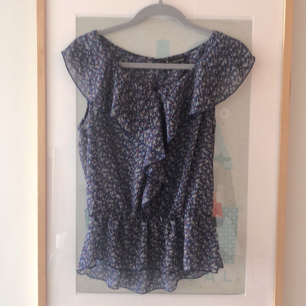 Floral Sleeveless Blouse